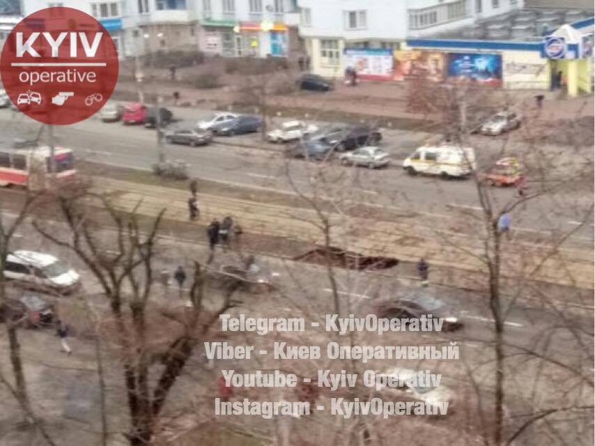 На левом берегу Киева остановились трамваи из-за масштабного ЧП