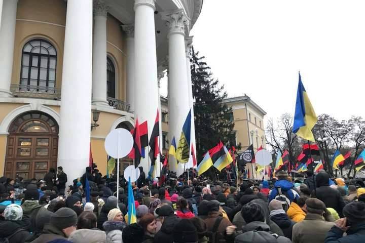 Прихильники Саакашвілі штурмували Жовтневий палац: всі подробиці