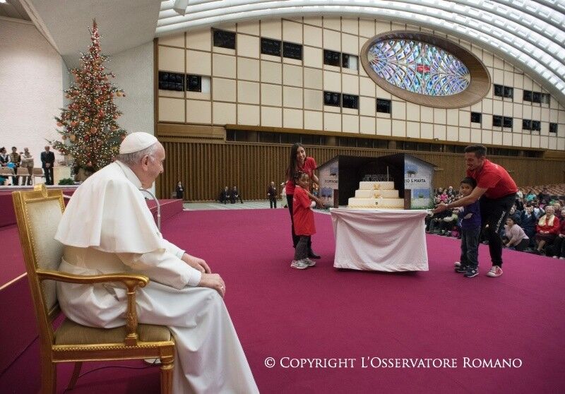 День народження Папи Франциска: хворі діти, торт і піца