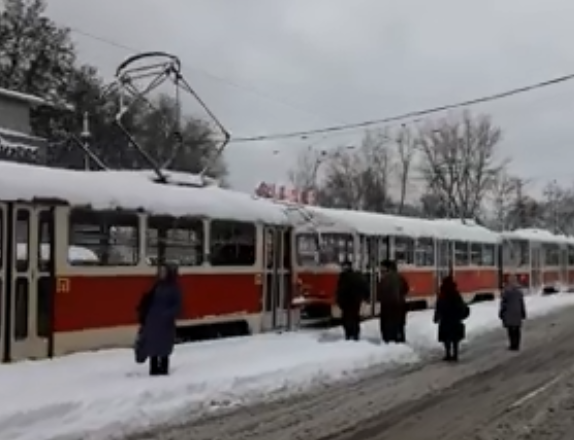 "Такое видела впервые": "паровозик" из трамваев поразил киевлян