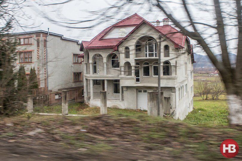 Виросло на контрабанді: місцеві розповіли, як побудували найбагатше село України