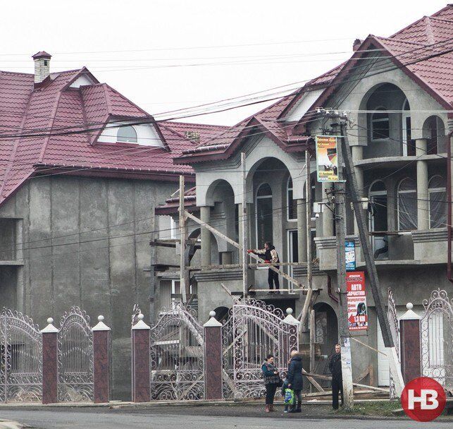 Выросло на контрабанде: местные рассказали, как построили самое богатое село Украины