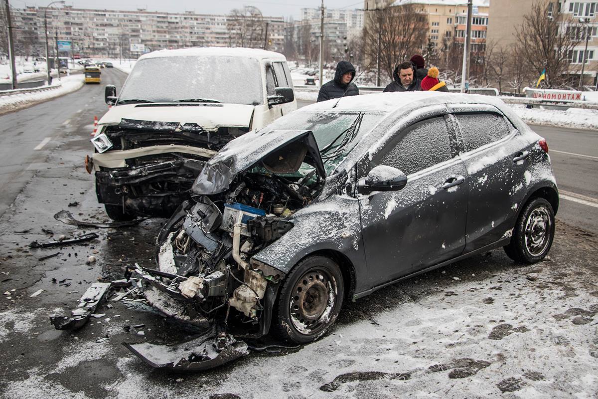 В авто были дети: в Киеве женщина устроила жесткое ДТП