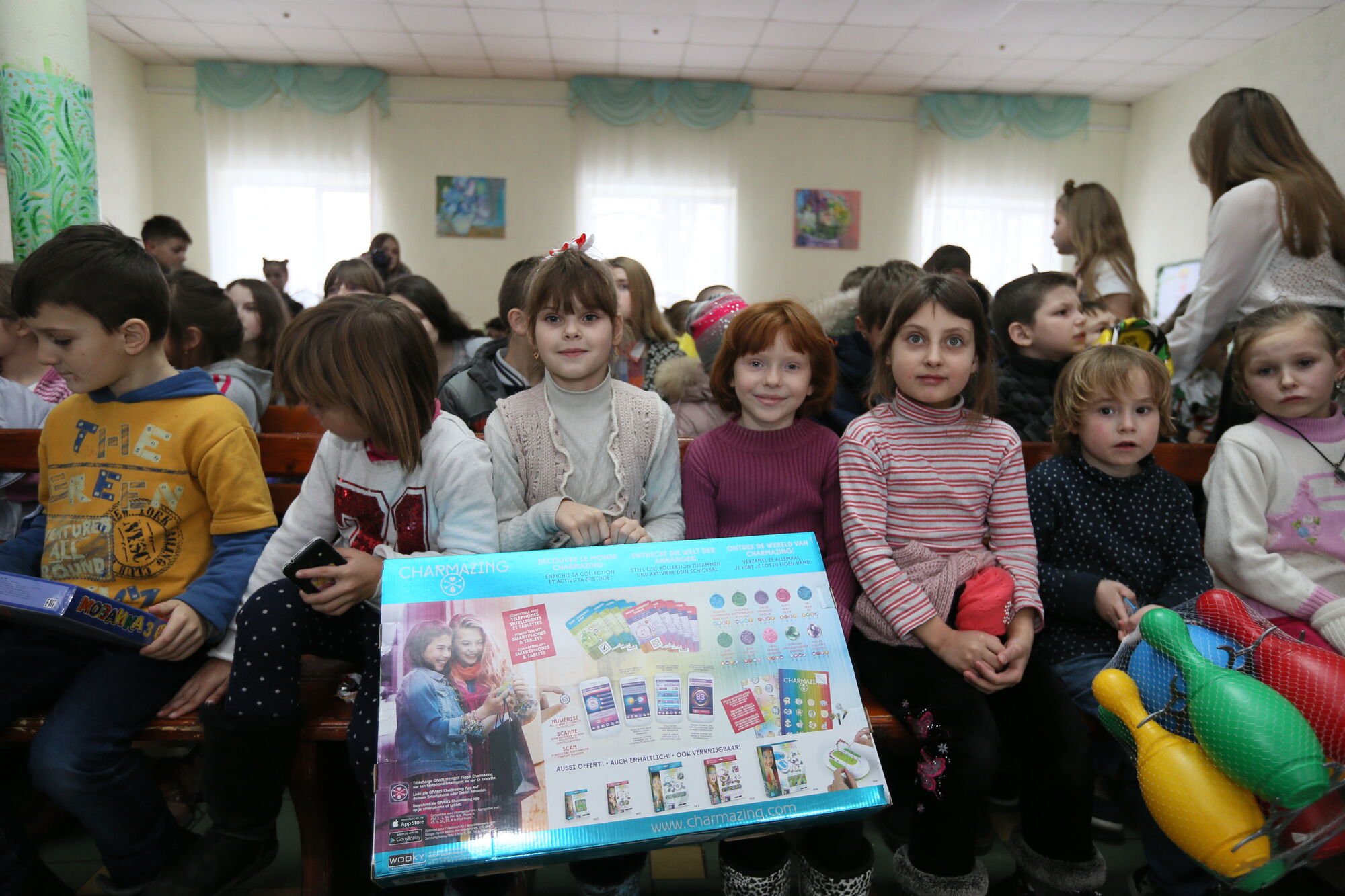 Фаны Национальной сборной по футболу посетили 350 детей в детских домах и интернатах Украины