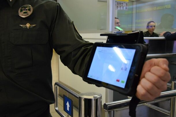 Россиянам приготовиться:  пограничники показали, как работает биометрия на границе