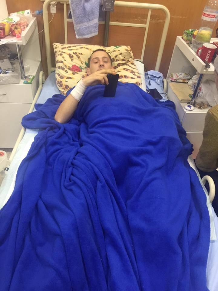 В киевский госпиталь прибыл новый борт с ранеными бойцами АТО: нужна помощь