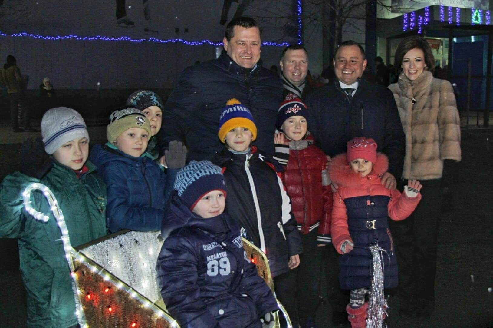 Борис Филатов стал почетным гостем предновогодних праздников в разных районах Днепра