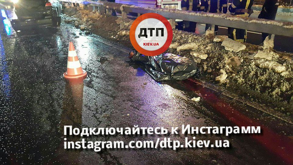 В Киеве произошло смертельное ДТП: пассажир погиб, а водитель авто сбежал
