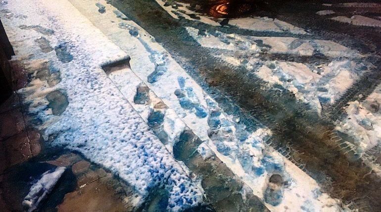 "Здається, смурфики": у Санкт-Петербурзі випав синій сніг