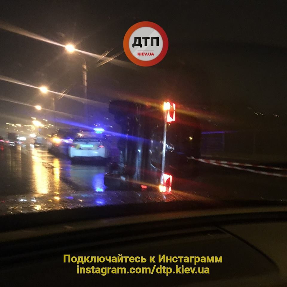 ДТП з "людьми вищого сорту" і перекиданням у Києві: охоронці атакували журналістів