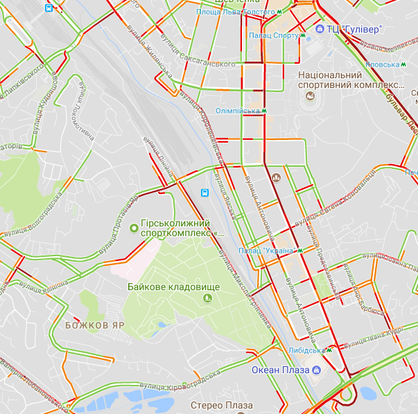 Киев окутал сильный туман: город застрял в пробках