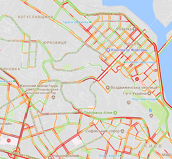 Киев окутал сильный туман: город застрял в пробках