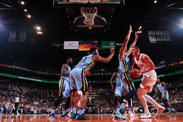 Гравець збірної України допоміг своїй команді вирвати важку перемогу в НБА: опубліковано відео