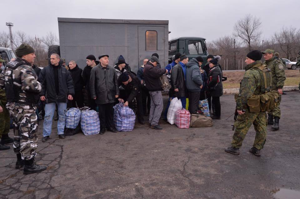 "Воины плакали": появились трогательные подробности обмена пленными