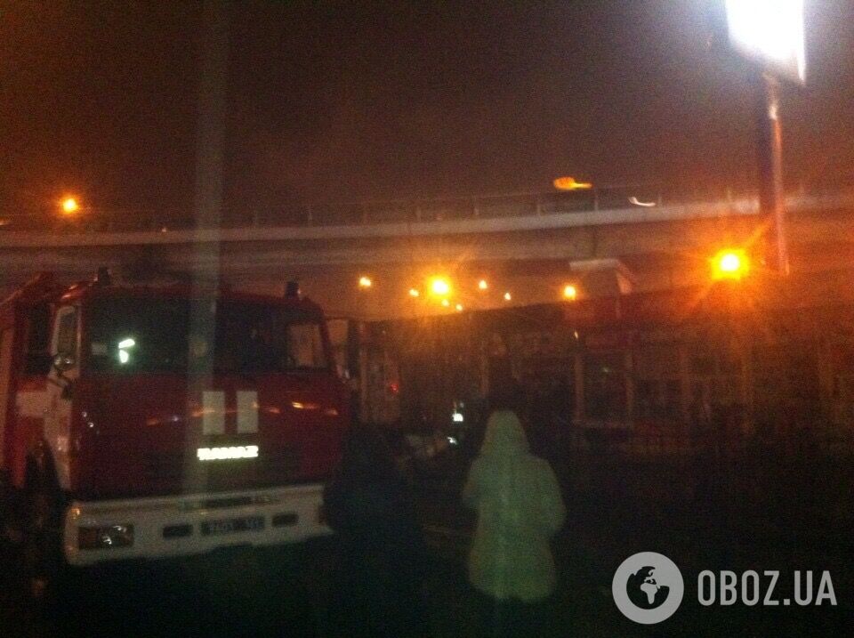 У Києві біля автостанції спалахнули МАФи: перші деталі та відео
