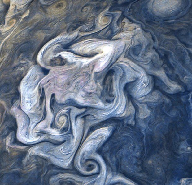 Шедевры Ван Гога? NASA опубликовала захватывающий дух снимок облаков на Юпитере
