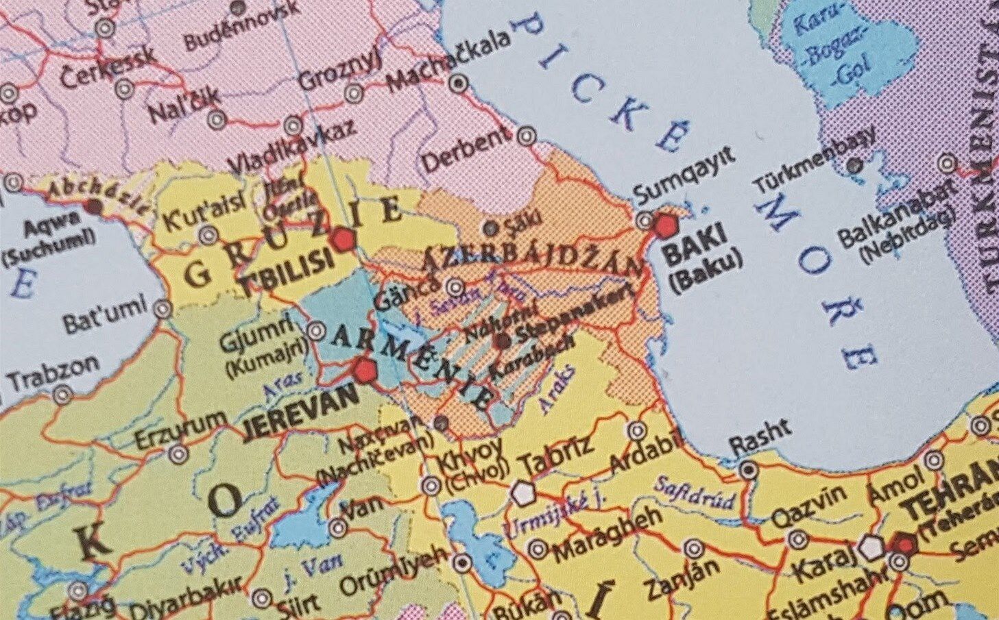 В Чехии выпустили карту с "российским" Крымом и "Исламским государством"