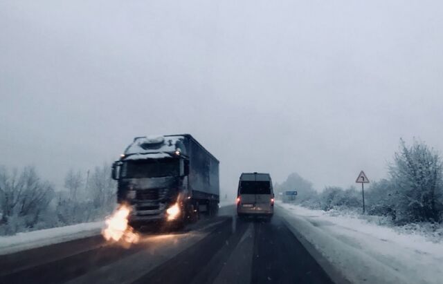 Снежный апокалипсис в Украине: фото и видео последствий