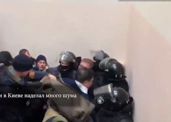 Появилось видео задержания и вывоза Саакашвили