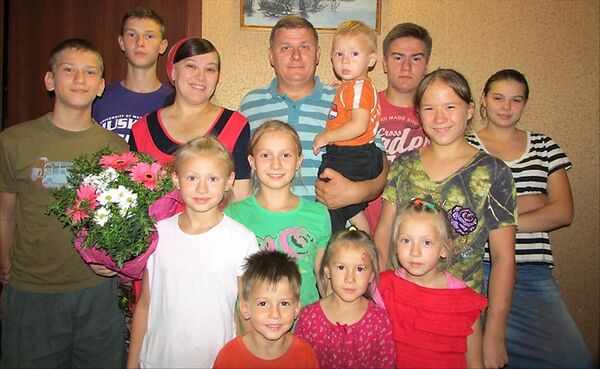 Даже с пороком сердца: украинка родила 13 детей и собирается еще 