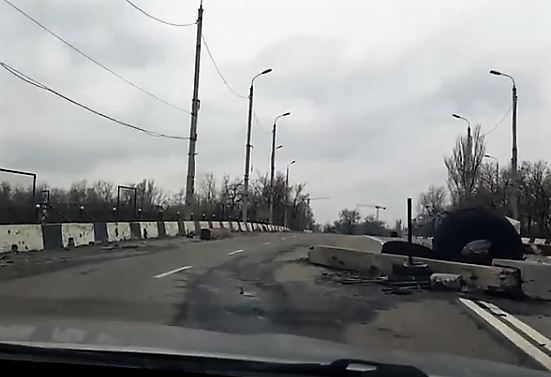 "Дорога смерті": в мережі показали, як виглядає шлях до аеропорту Донецька