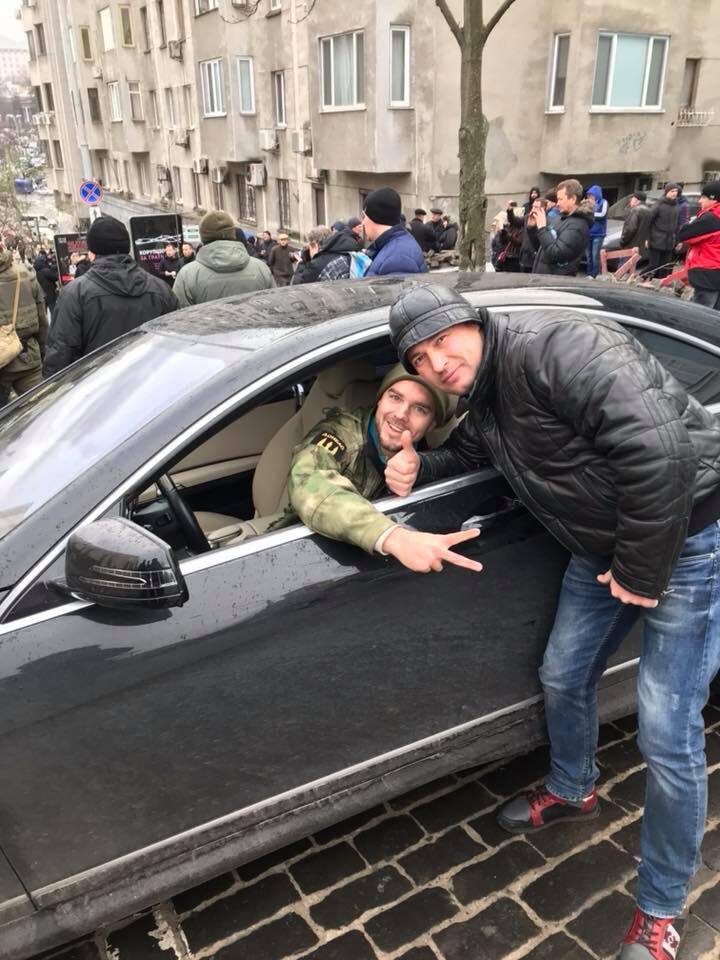 "Почему не в АТО?" Экс-боец "Донбасса" засветил элитное авто, "спасая" Саакашвили