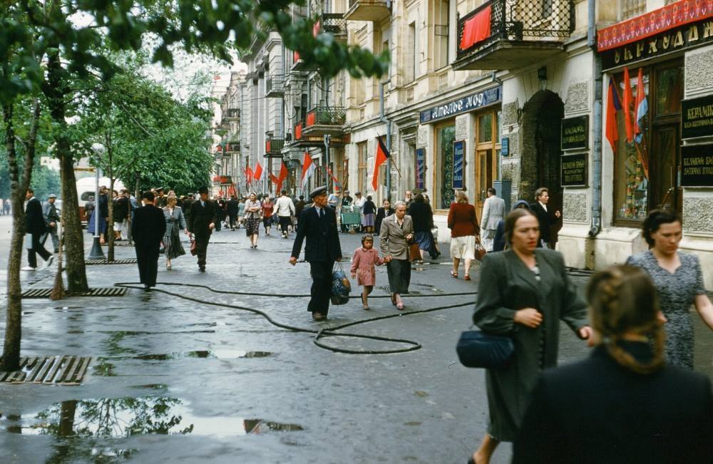 "Улицы поливали!" Уникальные фото Киева 1950-х годов привели сеть в восторг