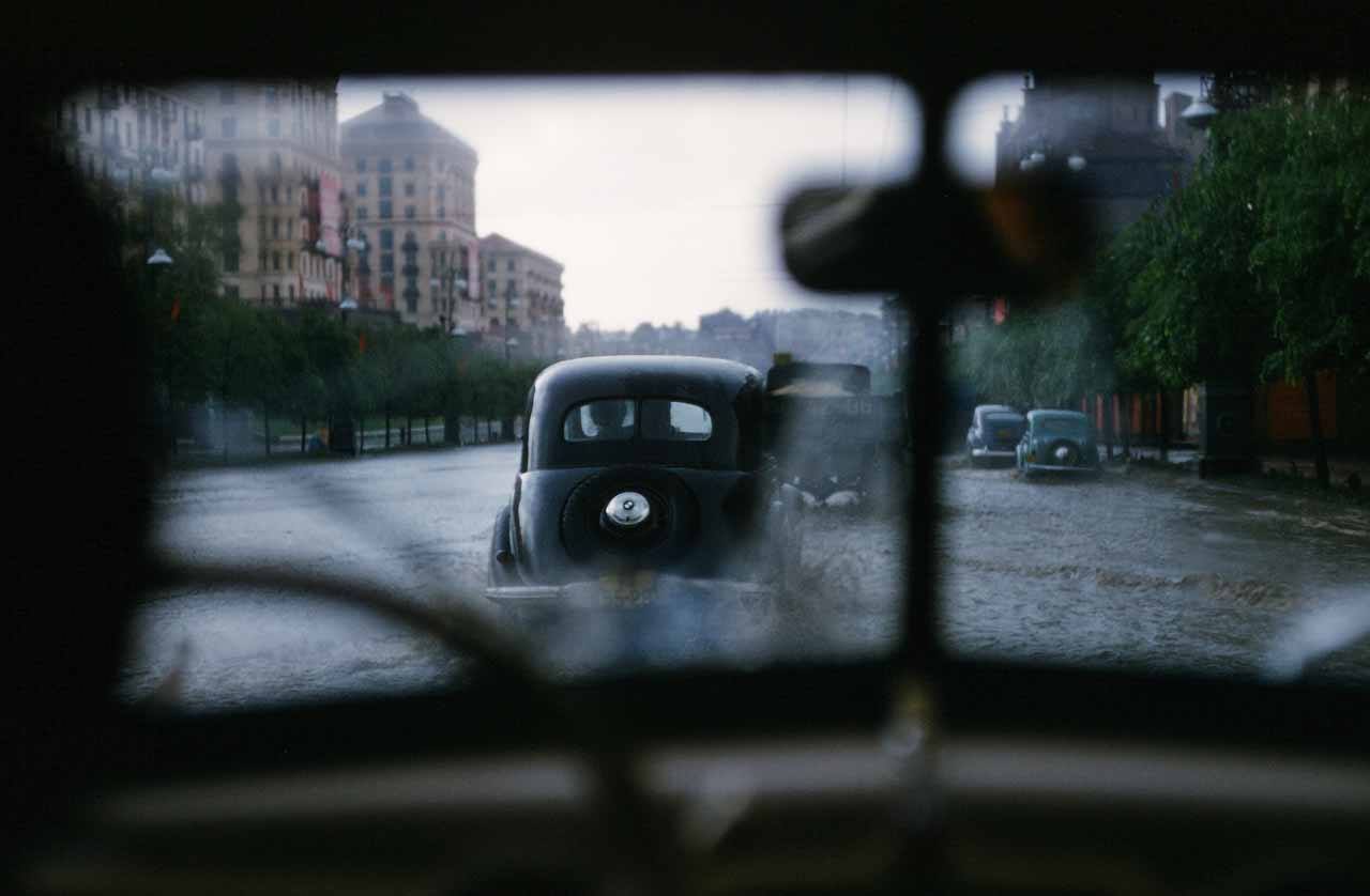 "Улицы поливали!" Уникальные фото Киева 1950-х годов привели сеть в восторг
