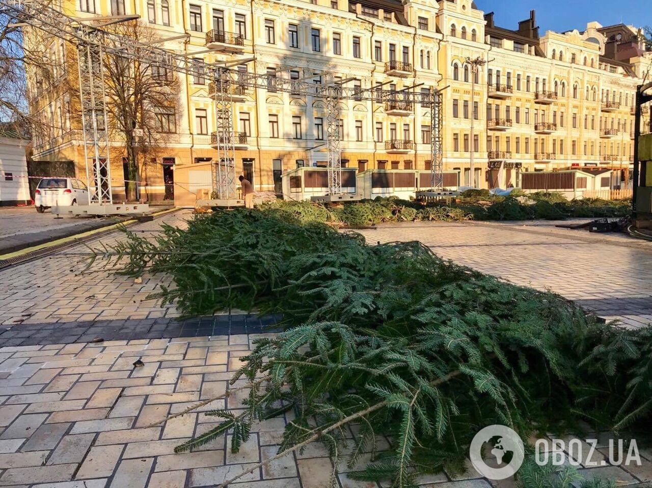 "Піду вип'ю заспокійливе": головна ялинка України розбурхала мережу