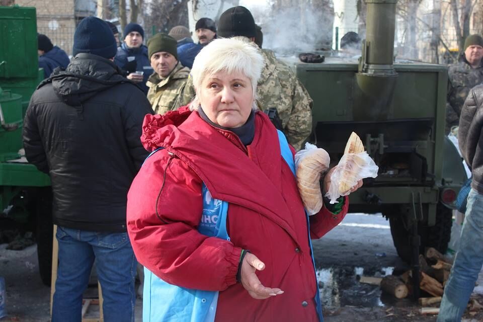 Люди напуганы: волонтер показал жизнь под обстрелами в Авдеевке