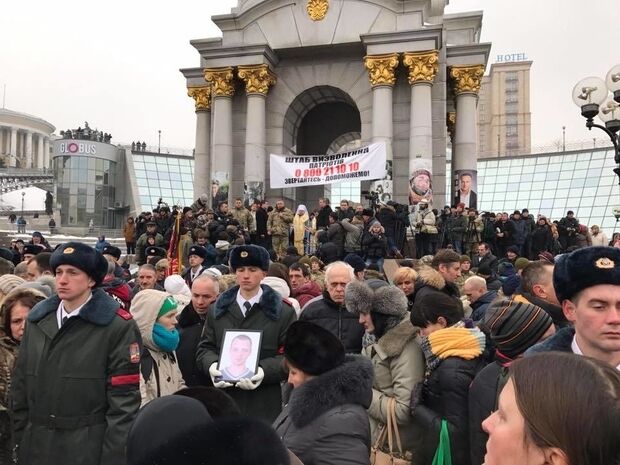 "Чорнобривчику, ми ж тебе так чекали..." Фото прощання з загиблими під Авдіївкою воїнами розчулили українців до сліз