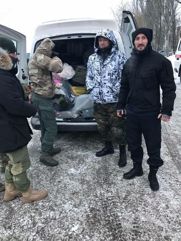 Команда Ляшка доправила першу гуманітарну допомогу мешканцям Авдіївки 