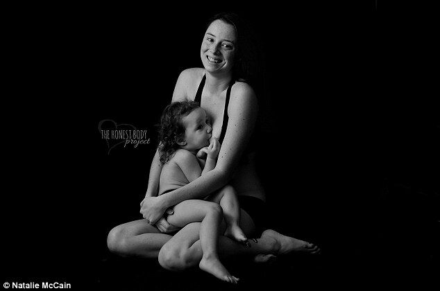 Это не стыдно: фотограф показала трогательные снимки мам, кормящих детей после 2-х лет