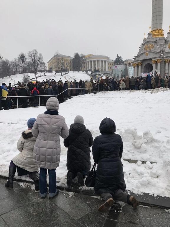 "Чорнобривчику, ми ж тебе так чекали..." Фото прощання з загиблими під Авдіївкою воїнами розчулили українців до сліз