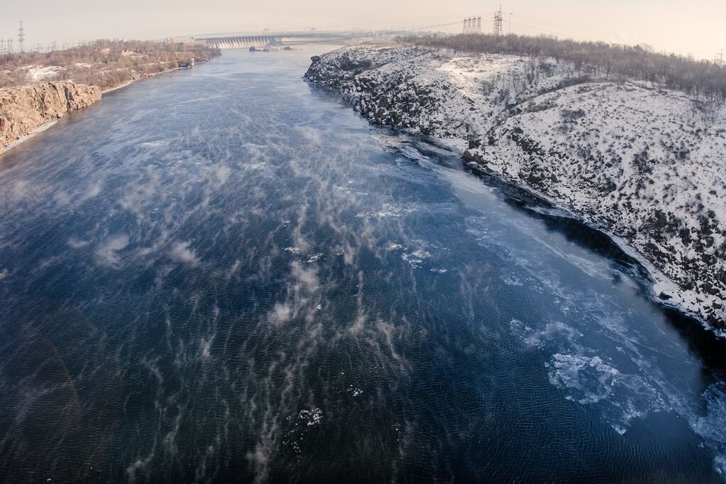 Запорожский фотограф показал красоты Хортицы, скованной морозом (ФОТО)