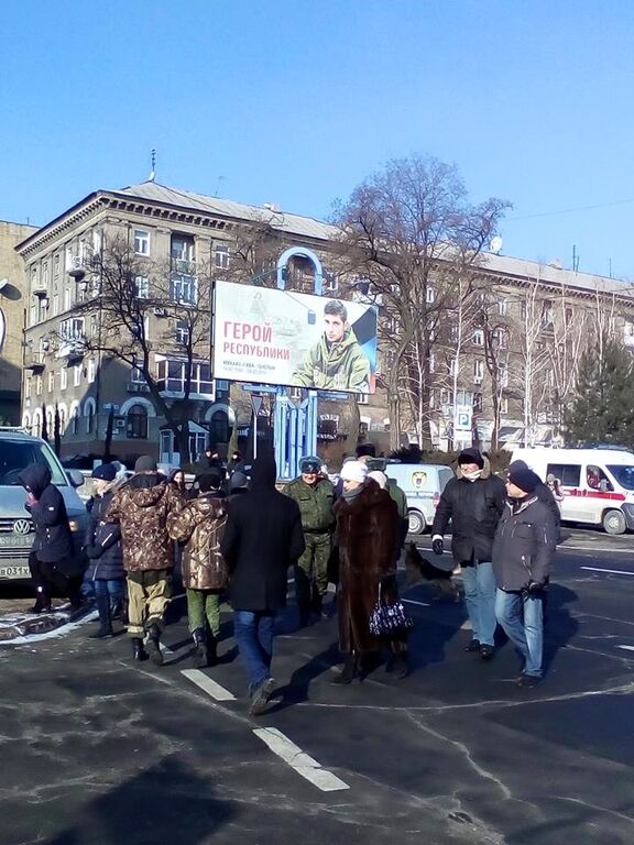 Влаштували виставу: у театрі "ДНР" виставили труну з Гіві