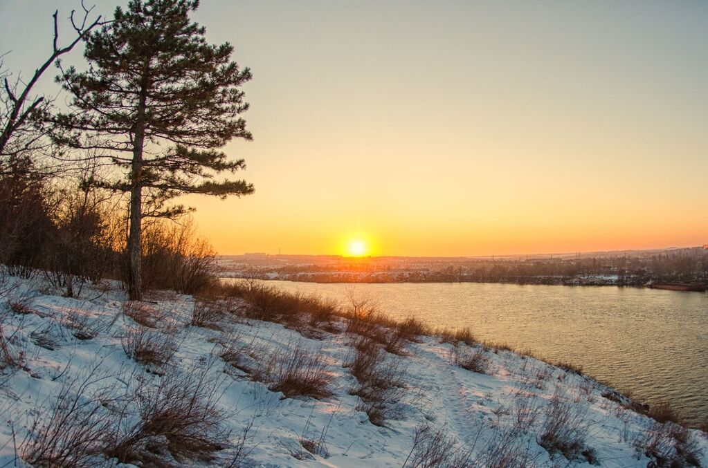 Запорожский фотограф показал красоты Хортицы, скованной морозом (ФОТО)