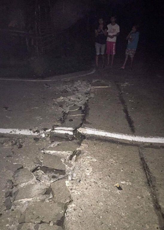 Мощное землетрясение на Филиппинах: опубликованы фото и видео