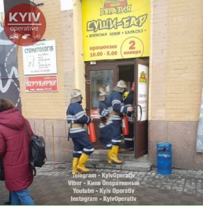 Людей эвакуировали: стало известно о пожаре на Бессарабском рынке в Киеве