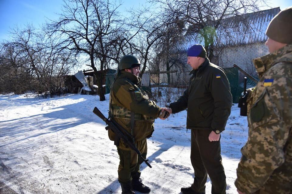 Тишина, людей на улице почти нет: Аброськин показал обстрелянную Авдеевку