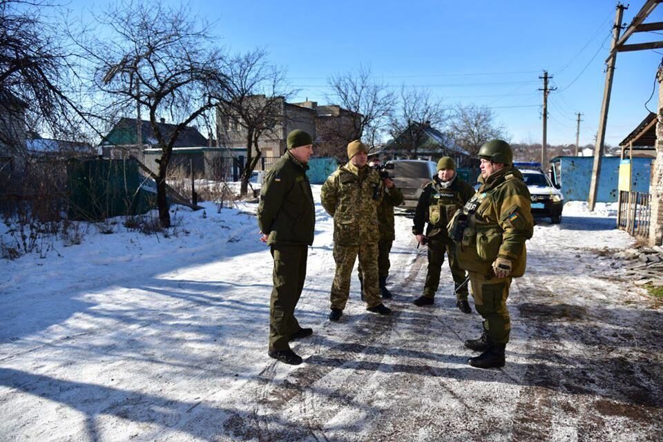 Тишина, людей на улице почти нет: Аброськин показал обстрелянную Авдеевку