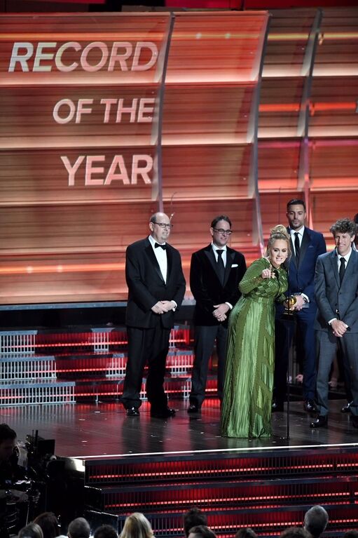 Триумф Адель и Дэвида Боуи: в США раздали премию "Грэмми". Опубликованы фото