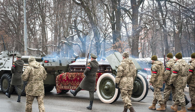 У Києві попрощалися з легендарним генералом, який воював у АТО