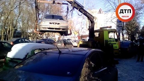 В Киеве полиция взялась за автохамов возле радиорынка