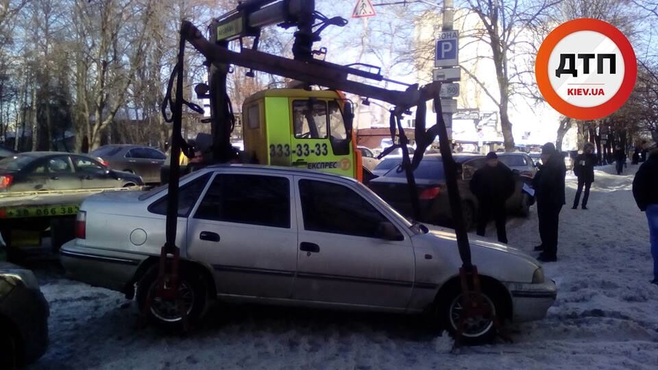 В Киеве полиция взялась за автохамов возле радиорынка