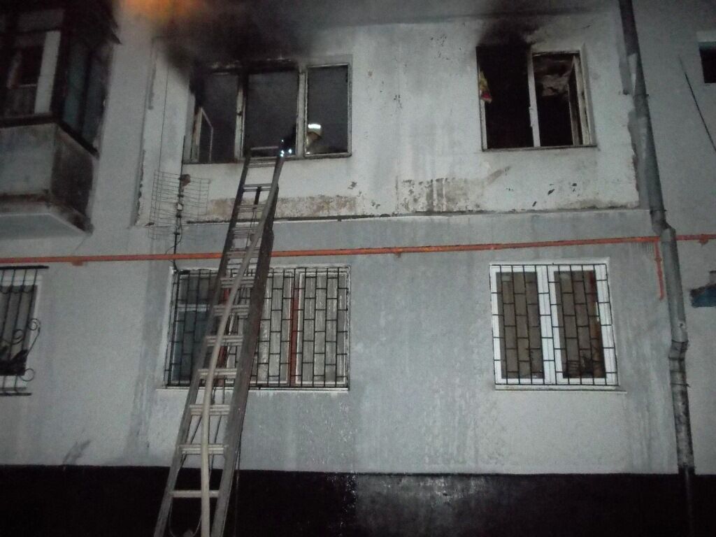 На пожаре в Запорожье едва не сгорел мужчина (ФОТО)