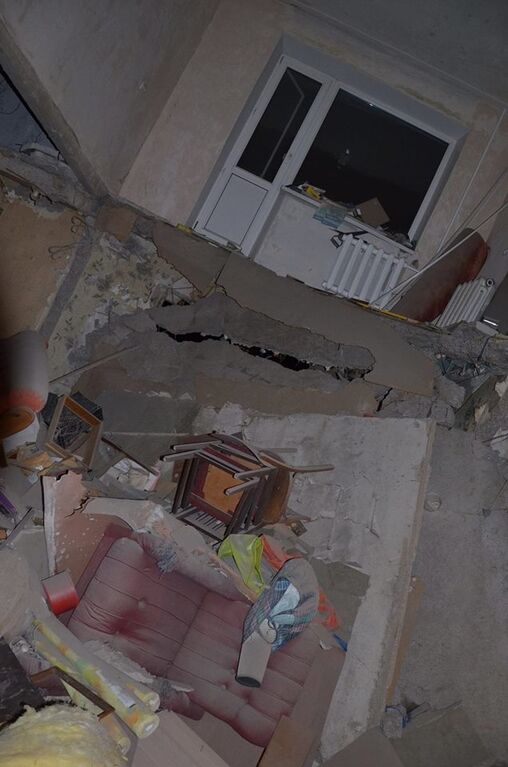 "Превратили жизнь людей в кошмар": опубликованы фото последствий танкового обстрела Авдеевки
