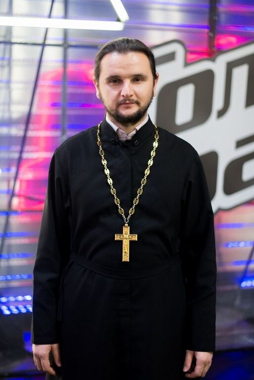 Священник-звезда шоу "Голос країни" рассказал, как чуть не погиб