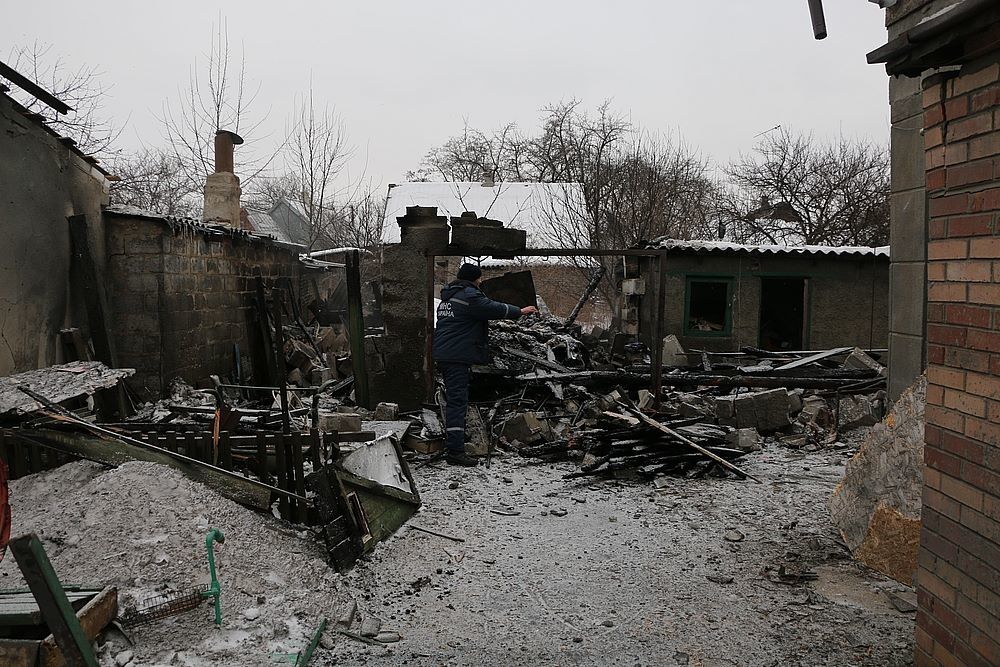 Мирные жители под огнем террористов: опубликованы свежие фото из Авдеевки