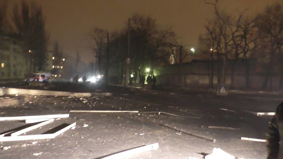 Уничтожен военторг: появились новые фото атакованного Донецка